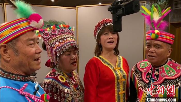 2020年12月,臺灣阿美人馬蘭吟唱隊在臺北錄音棚錄音。受訪者供圖