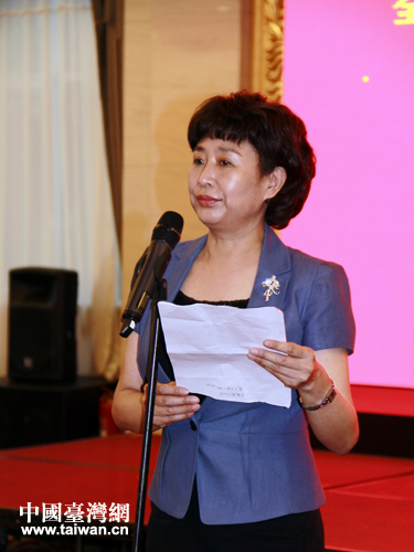 山東省臺聯會長林紅霞在聯歡會上致辭。 山東省臺聯會長林紅霞在聯歡會上致辭。
