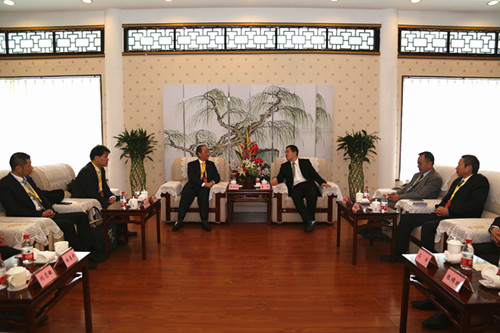 四川省政協副主席唐堅會見郁慕明 四川省政協副主席唐堅會見郁慕明