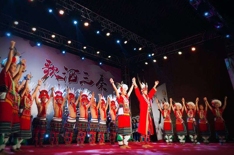 舞臺(tái)劇《禮冠傳承》劇照 舞臺(tái)劇《禮冠傳承》劇照