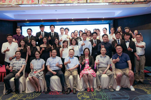 總結會上合影留念 總結會上合影留念