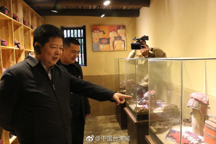 國臺辦副主任龍明彪定南調研 盼村民生活越來越好 國臺辦副主任龍明彪定南調研 盼村民生活越來越好
