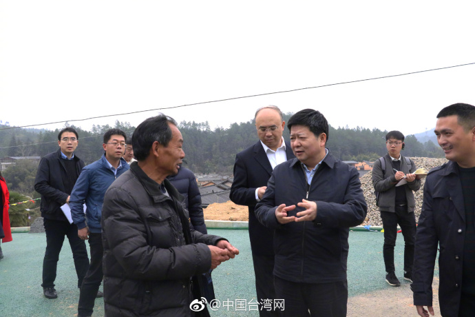 國臺辦副主任龍明彪定南調研 盼村民生活越來越好 國臺辦副主任龍明彪定南調研 盼村民生活越來越好