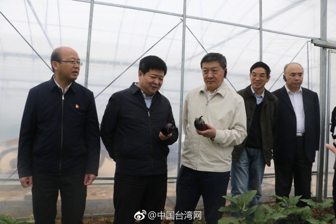 國臺辦副主任龍明彪定南調研 盼村民生活越來越好 國臺辦副主任龍明彪定南調研 盼村民生活越來越好