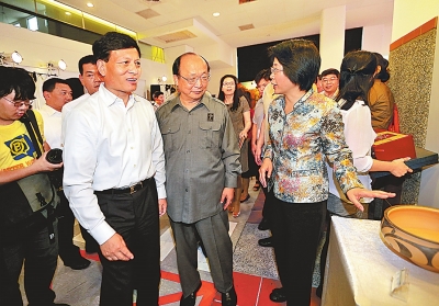 6��13�գ��������Ļ����u�С��_(k��i)Ļʽ���_(t��i)���Ѓ�ͯˇ�g(sh��)�^�_(k��i)Ļ