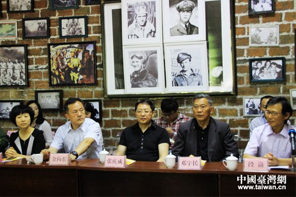 出席啟動儀式的抗日名將后人及專家學者。(中國臺灣網記者 宣玲玲 攝)