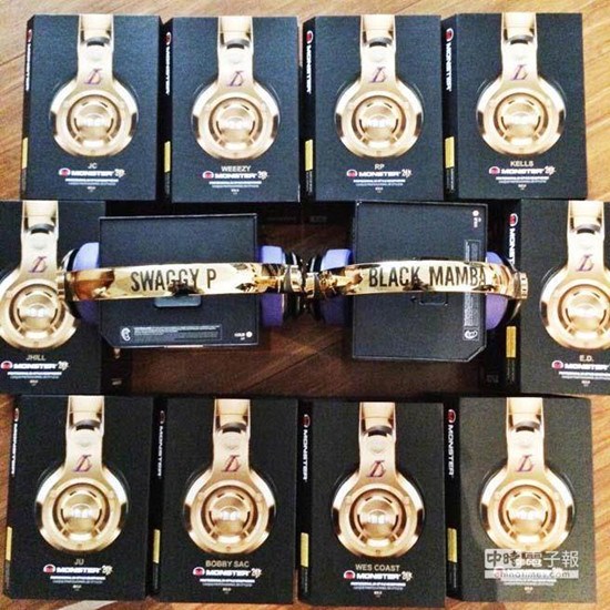 林書豪送隊友圣誕禮“土豪金”訂制耳機(圖)