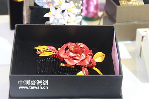 施于婕線飾藝術工坊設計的客家發(fā)簪