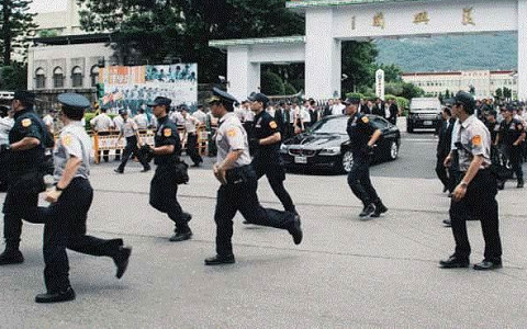 ͣ�n��ʲô�� ��Ӣ���������ӰƬ�ع�