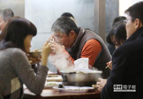 一大波毒雞蛋席卷臺(tái)灣!蔡當(dāng)局閃躲騰挪不忘“甩鍋” 一大波毒雞蛋席卷臺(tái)灣!蔡當(dāng)局閃躲騰挪不忘“甩鍋”