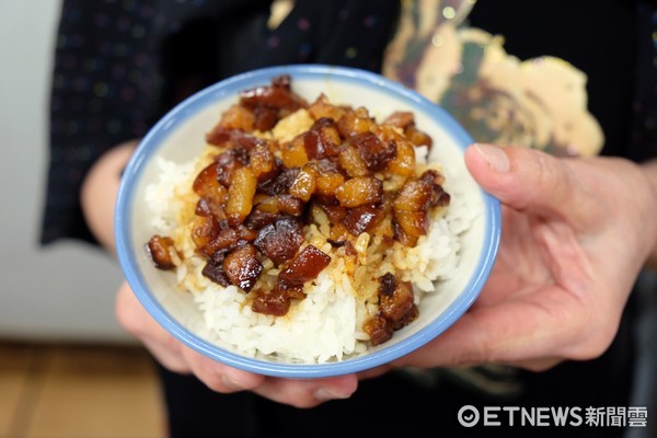 一大波毒雞蛋席卷臺(tái)灣!蔡當(dāng)局閃躲騰挪不忘“甩鍋” 一大波毒雞蛋席卷臺(tái)灣!蔡當(dāng)局閃躲騰挪不忘“甩鍋”