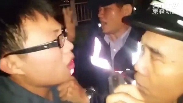 高雄男子向女友求婚卻遭警方對空鳴槍,憤而怒告警察執法過當。(臺媒圖) 高雄男子向女友求婚卻遭警方對空鳴槍,憤而怒告警察執法過當。(臺媒圖)