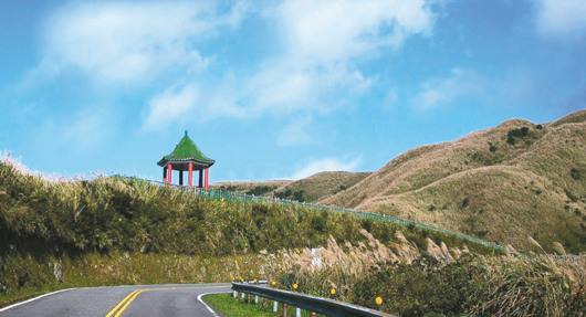 臺(tái)灣北部各風(fēng)景區(qū)出現(xiàn)不雅字涂鴉 游客氣憤(圖) 臺(tái)灣北部各風(fēng)景區(qū)出現(xiàn)不雅字涂鴉 游客氣憤(圖)