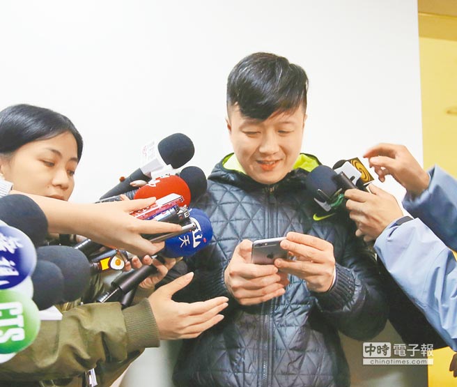 國民黨草協成員李正皓被控偷拍性愛影片(圖) 國民黨草協成員李正皓被控偷拍性愛影片(圖)