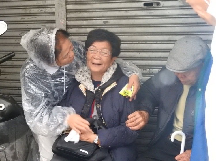 臺灣新北發生火災致6人死亡 4人環抱燒成焦尸 臺灣新北發生火災致6人死亡 4人環抱燒成焦尸