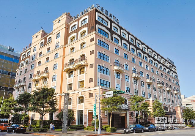 因應(yīng)陸客來臺減少,已有不少中小型的飯店待價(jià)而沽,圖為臺北戀館 因應(yīng)陸客來臺減少,已有不少中小型的飯店待價(jià)而沽,圖為臺北戀館