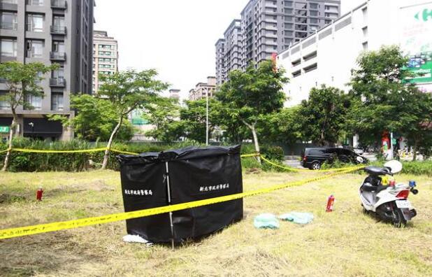 公園淋汽油自焚 男子燒成焦尸慘死 公園淋汽油自焚 男子燒成焦尸慘死