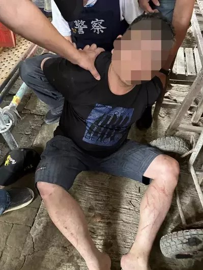 嫌犯被逮捕。圖片來源:臺灣聯合新聞網
