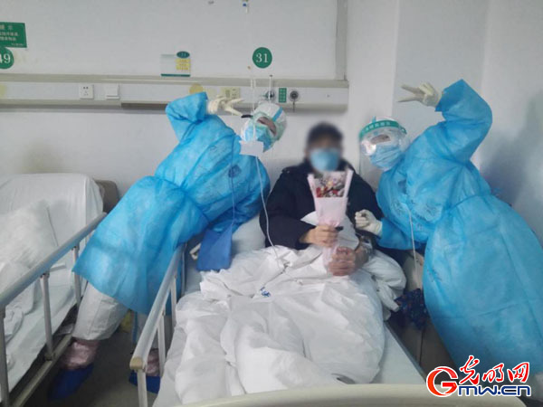 【一線醫護日記】(78)“劉爺爺,明年春天我一定再來武漢看您!”