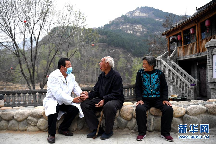 ������ƽ��С�����¡����A�W���D�Ļ��ӣ���9����׌���������˶�����һ���Ҹ����M�����ꡱ��������ƽ�������B�ϵĹ���