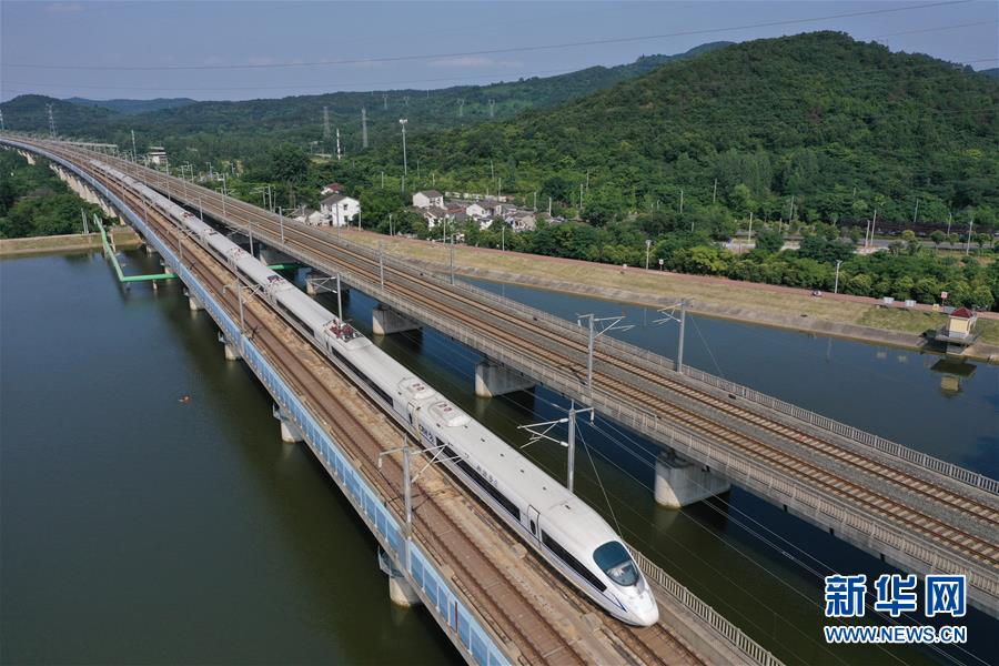 �����Aȫý�^�l���ɕ��؄e�^�졤�D�Ļ��ӣ���10���{(l��n)�D���L�ͣ�������ô��ƴ����������ȫ���ɕ�����ʮ���塱�D��