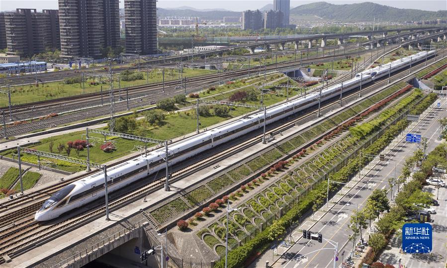 �����Aȫý�^�l���D�Ļ��ӣ���1��������ͨ������ͨ������ͨ����ƪ�¡�������ƽ��ϯ�ڵڶ����χ�ȫ��ɳ��m��ͨ����_Ļʽ�ϵ���ּ�vԒ���x