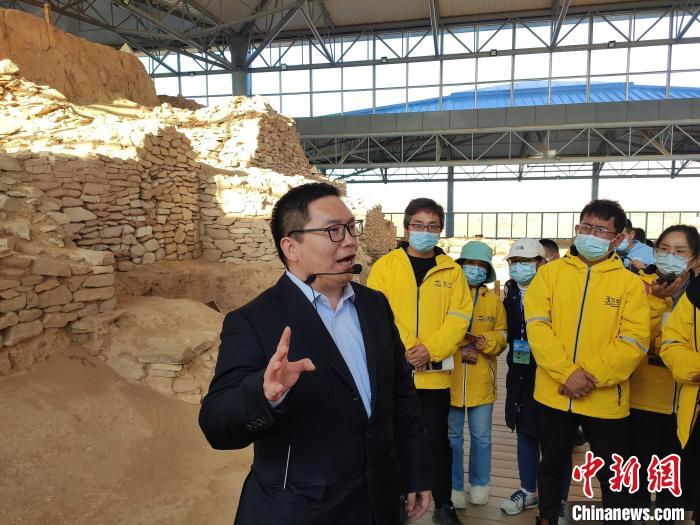 ������W(xu��)�z·�о�Ժ��Ժ�Lϯ��(hu��)�|��������L�F(tu��n)һ�н�Bʯ��zַ����<a target='_blank'  ><p  align=