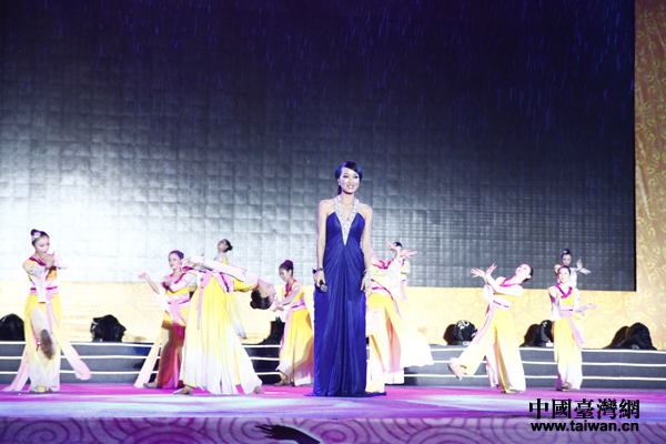 蒼南縣本地民族特色歌舞《一個叫碗窯的村莊》。 蒼南縣本地民族特色歌舞《一個叫碗窯的村莊》。