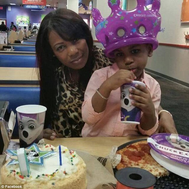 美國廉價航空鬧烏龍 把兩名5歲男孩弄混送錯地 美國廉價航空鬧烏龍 把兩名5歲男孩弄混送錯地