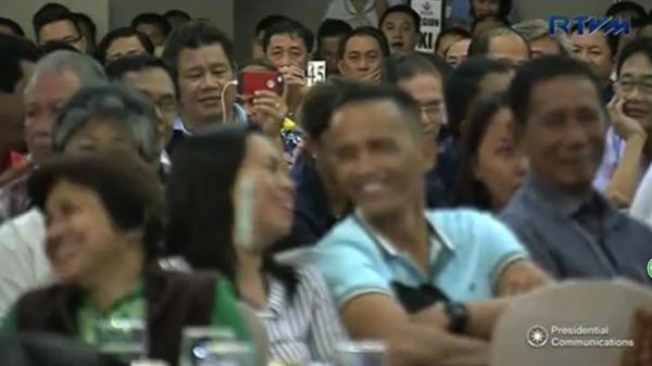 圖為現(xiàn)場(chǎng)聽(tīng)眾的回應(yīng)