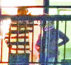 不出門,不見客 陳水扁能“乖”多久?(圖) 不出門,不見客 陳水扁能“乖”多久?(圖)