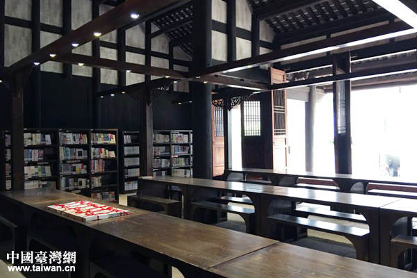 車嶺鎮(zhèn)初級中學(xué)新建成的圖書室 車嶺鎮(zhèn)初級中學(xué)新建成的圖書室