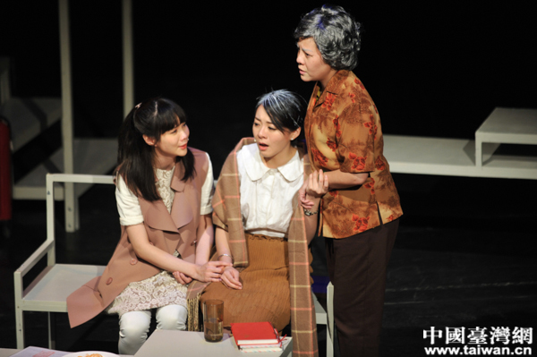 臺(tái)灣原創(chuàng)音樂劇《家·書》在國(guó)家戲劇院溫情上演 臺(tái)灣原創(chuàng)音樂劇《家·書》在國(guó)家戲劇院溫情上演