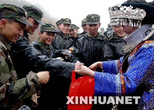 2��17�գ�����Ⱥ���԰lǰ��ο�����܊�ٱ����������ɶ�܊�^ĳ�������ٱ����F��ʡǭ�|��������h�������������ĺ�������ݔ����ɾ����@�l��·������h�B�Ӈ���늾W����Ҫͨ����